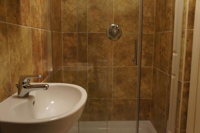 SHOWER ROOM