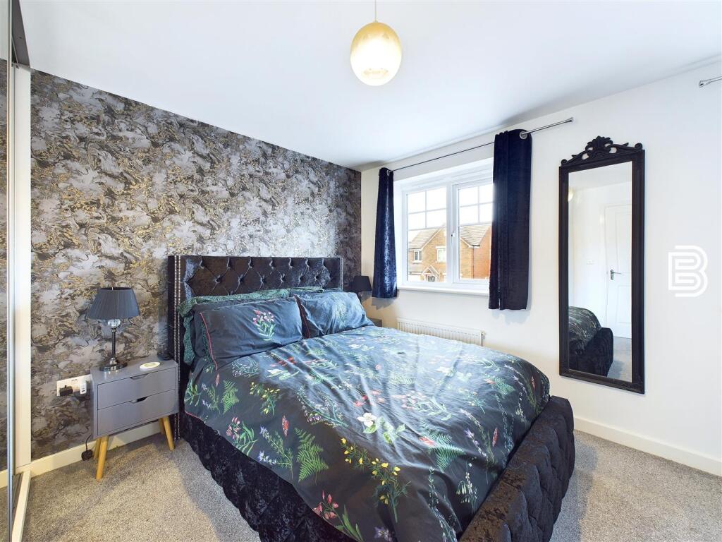 Bedroom 1 (2).jpg