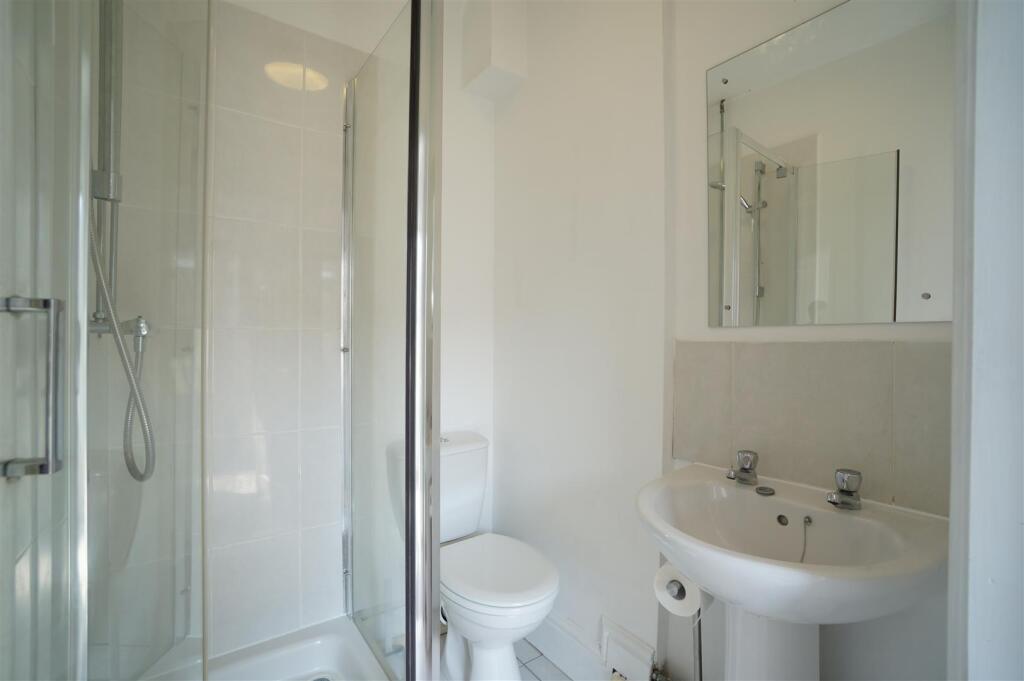 Ensuite 1.JPG