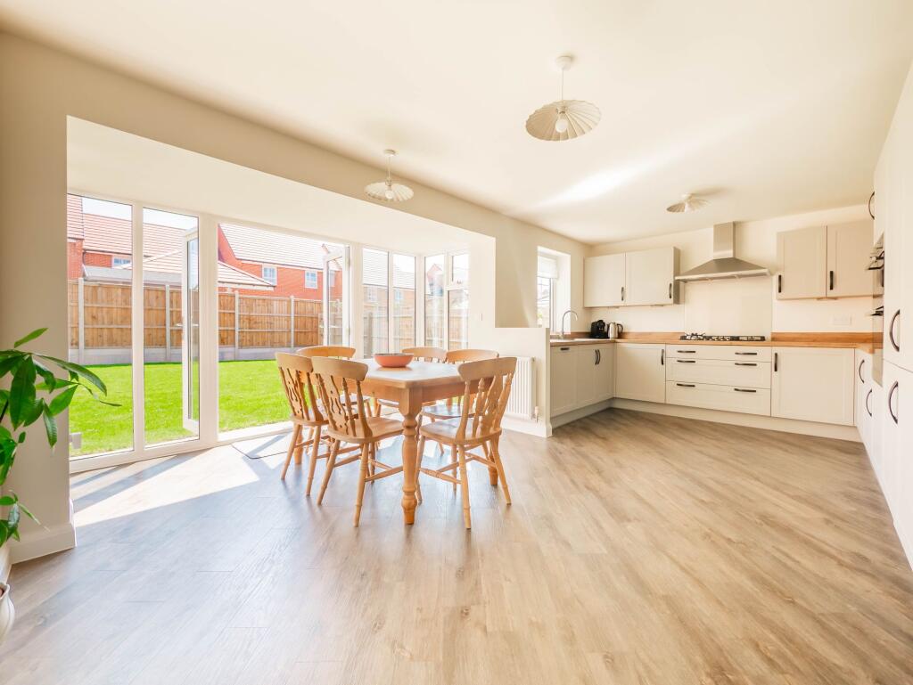 Kitchen/Dining Room
