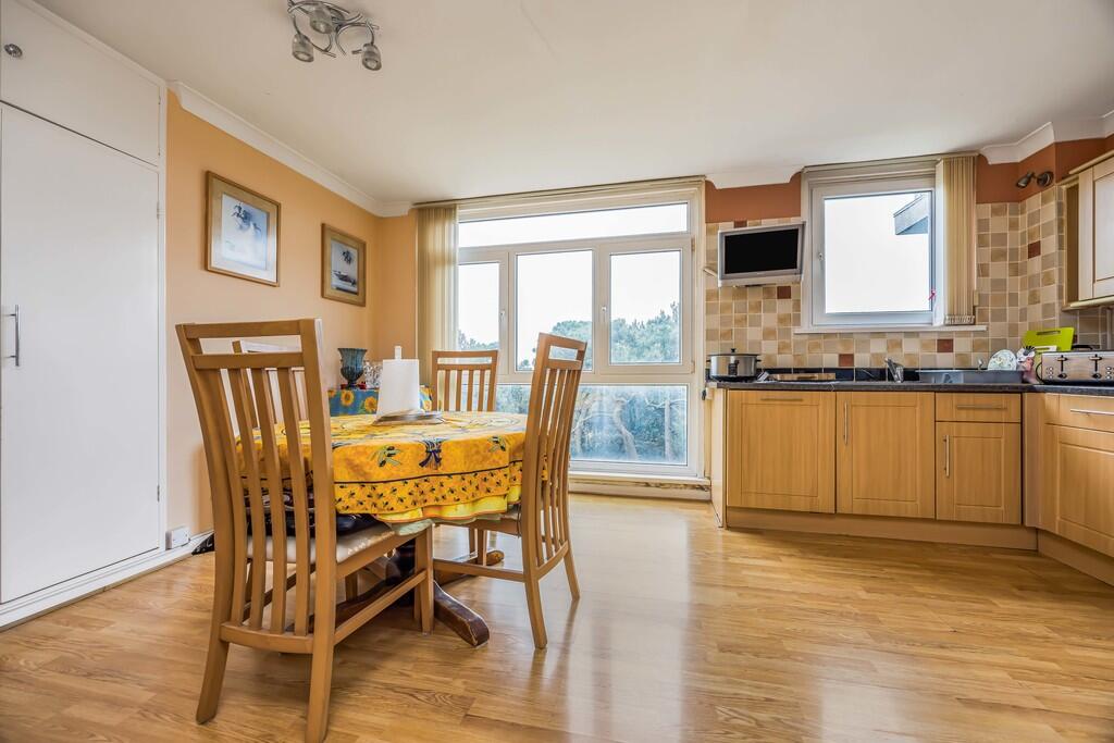 102 Admirals Walk...