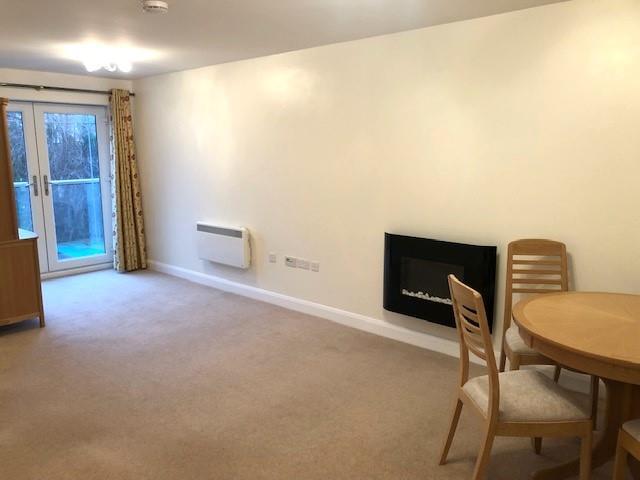 LOUNGE/ DINING AREA