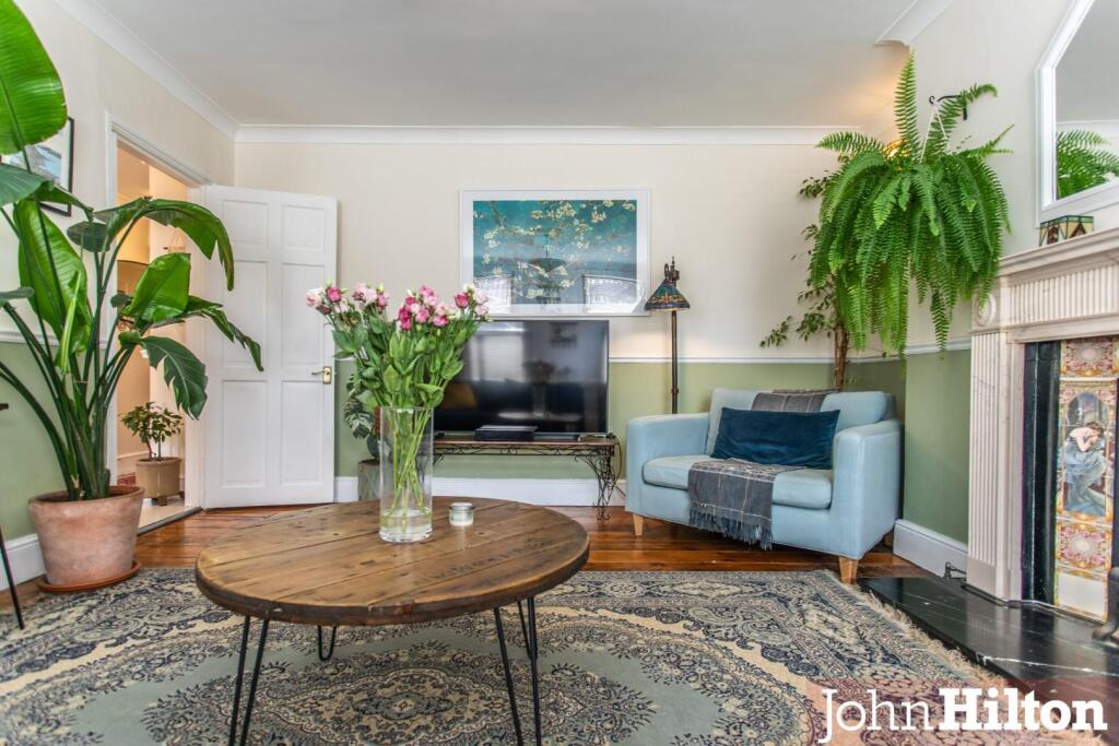 Roundhill Crescent-25.jpg