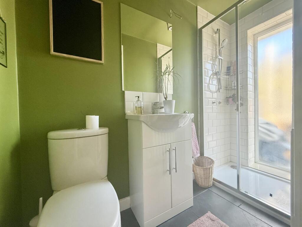 ShowerRoom2.jpg