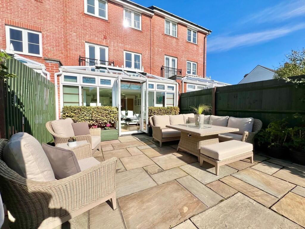 e56d29e5-f8b3-4f4...