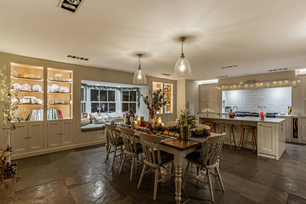 Open Plan Kitchen and Breakfast Room