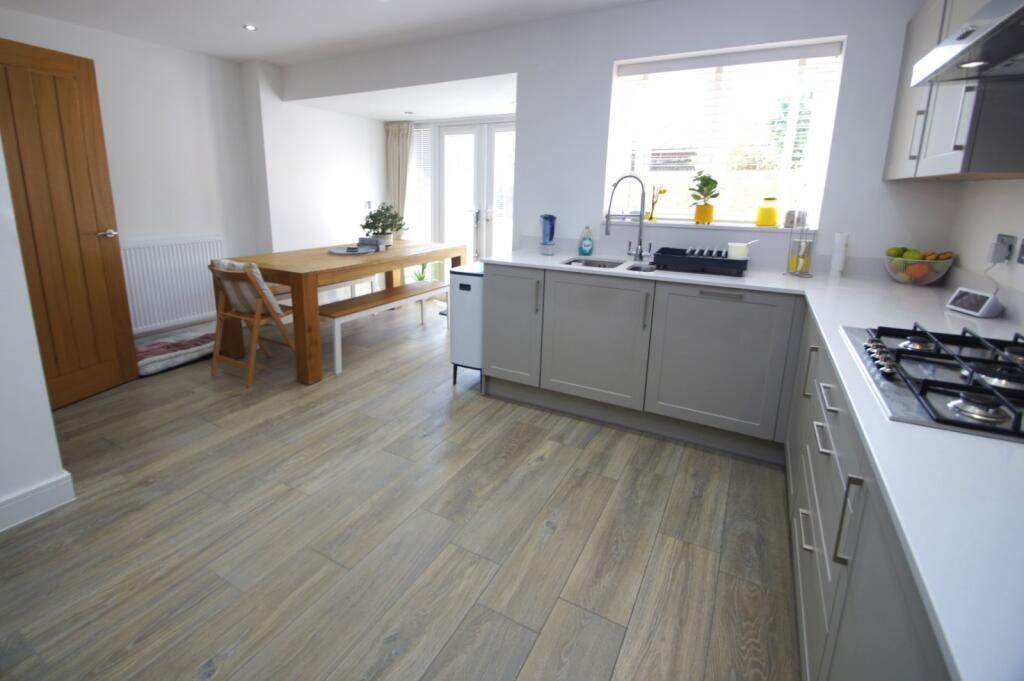 Kitchen/Dining Area