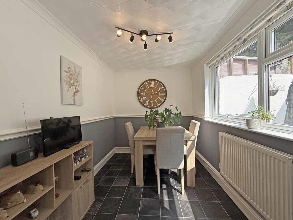 Humber Close 33 - Dining Area Front.jpg