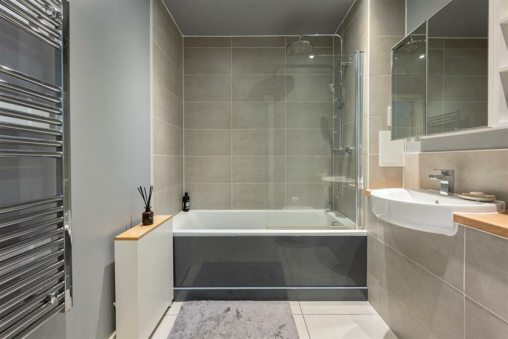 Craig House E17
