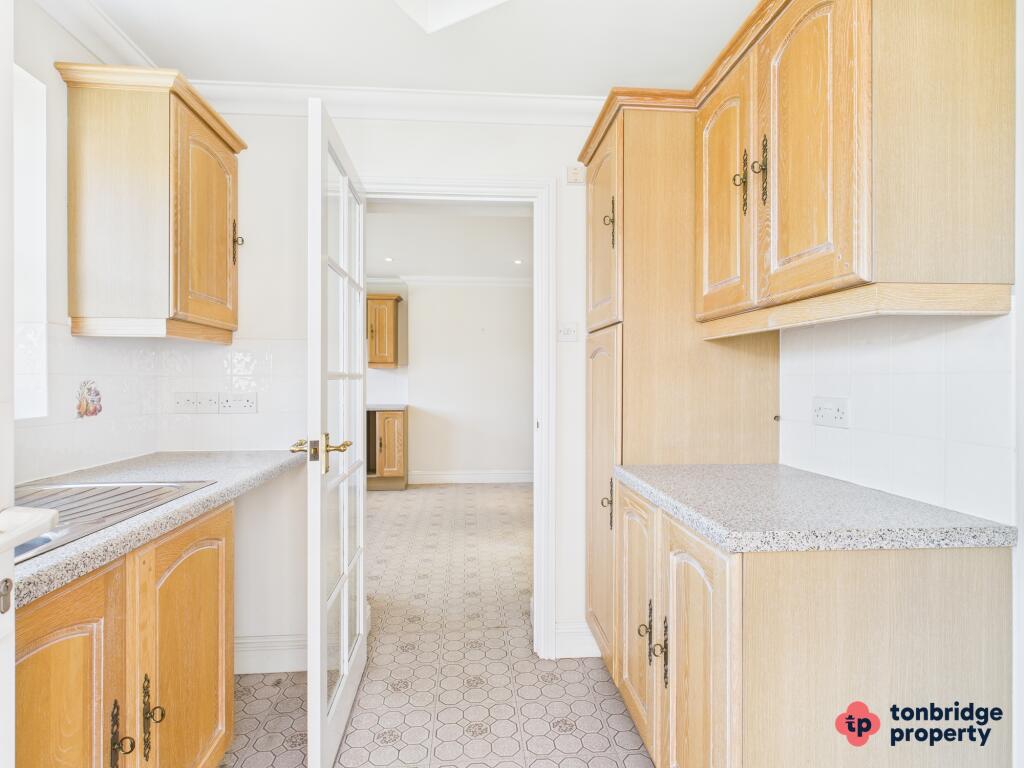 CAM03742G0-PR0023-STILL048