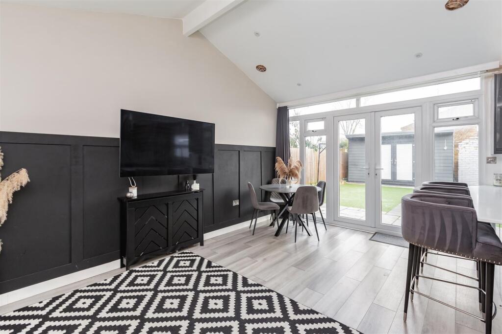 116 Knights Croft-HR10.jpg