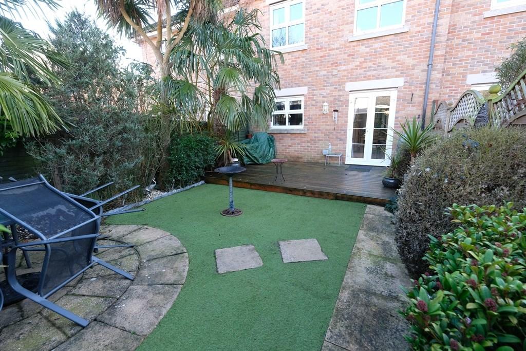 GARDEN 