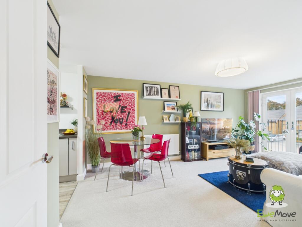 EweMove Estate Agents Basingstoke - Fleetlands Hou