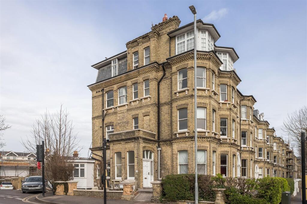 Flat 1, 76 The Drive-20.jpg