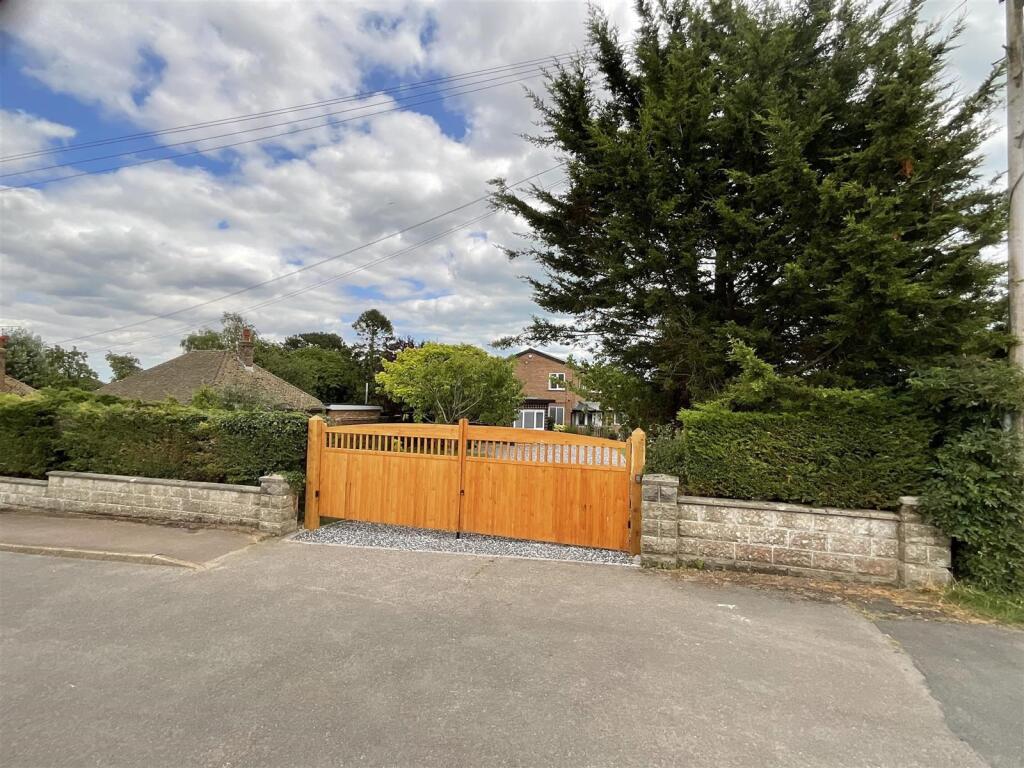 Gated Driveway (Original)