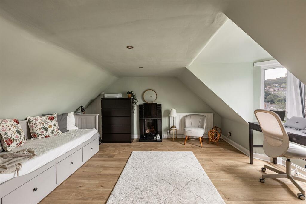 10 Roxburgh Place Galashiels 33.JPG