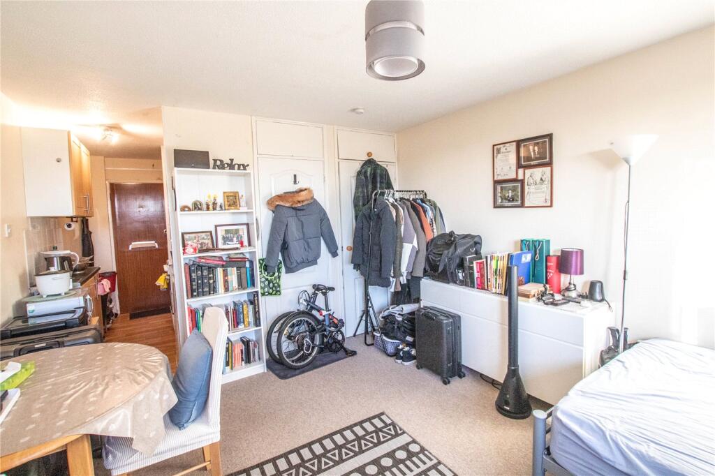 Bed/Sitting Room