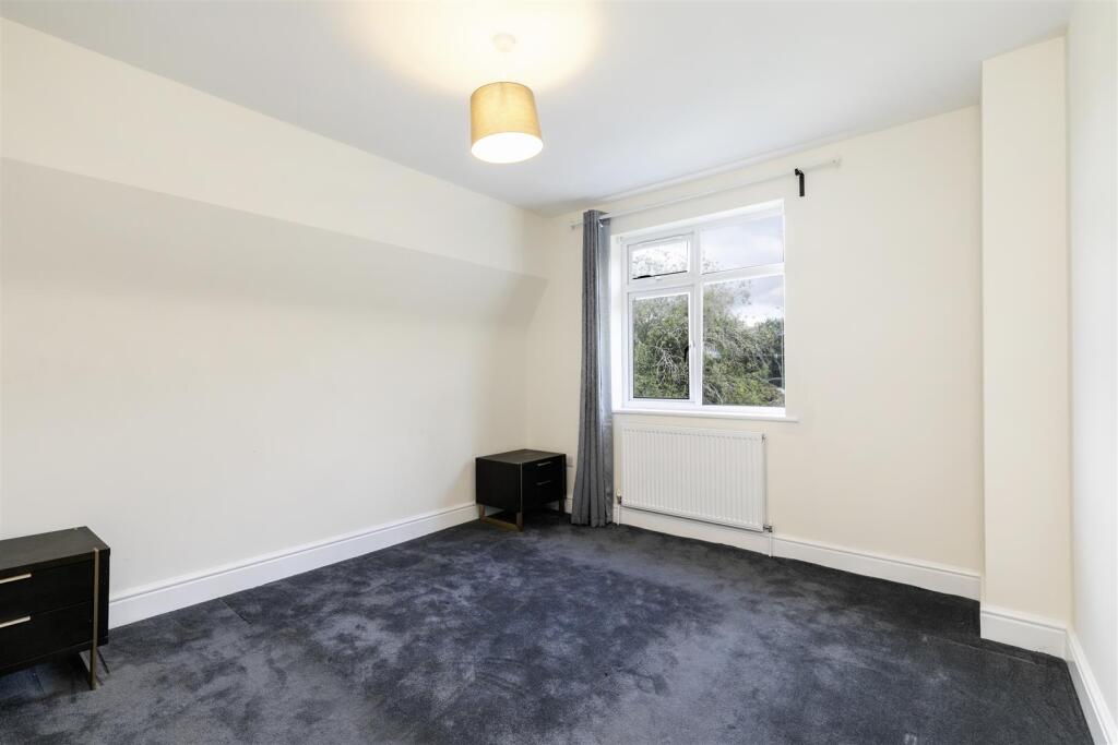 34 Hale Grove Gardens -10.jpg