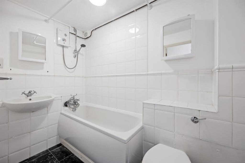 RCLR- 27 willmill drive- bathroom 3 (1).jpg