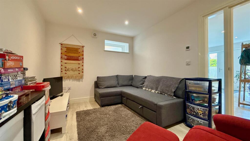 games room/bed 5