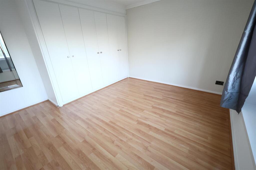 B Bedroom 1i.JPG