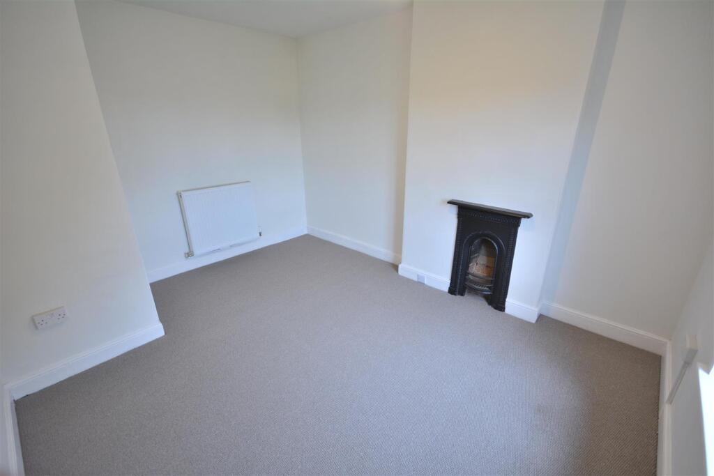 Bedroom 1.JPG