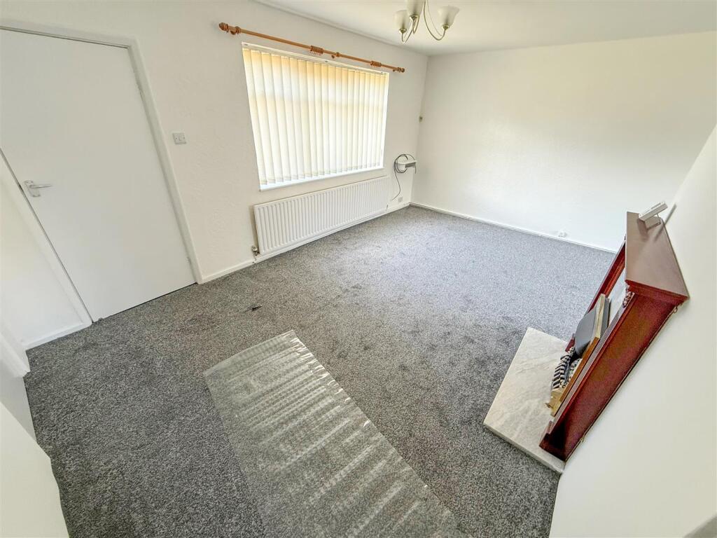 OPEN PLAN LIVING DINING ROOM
