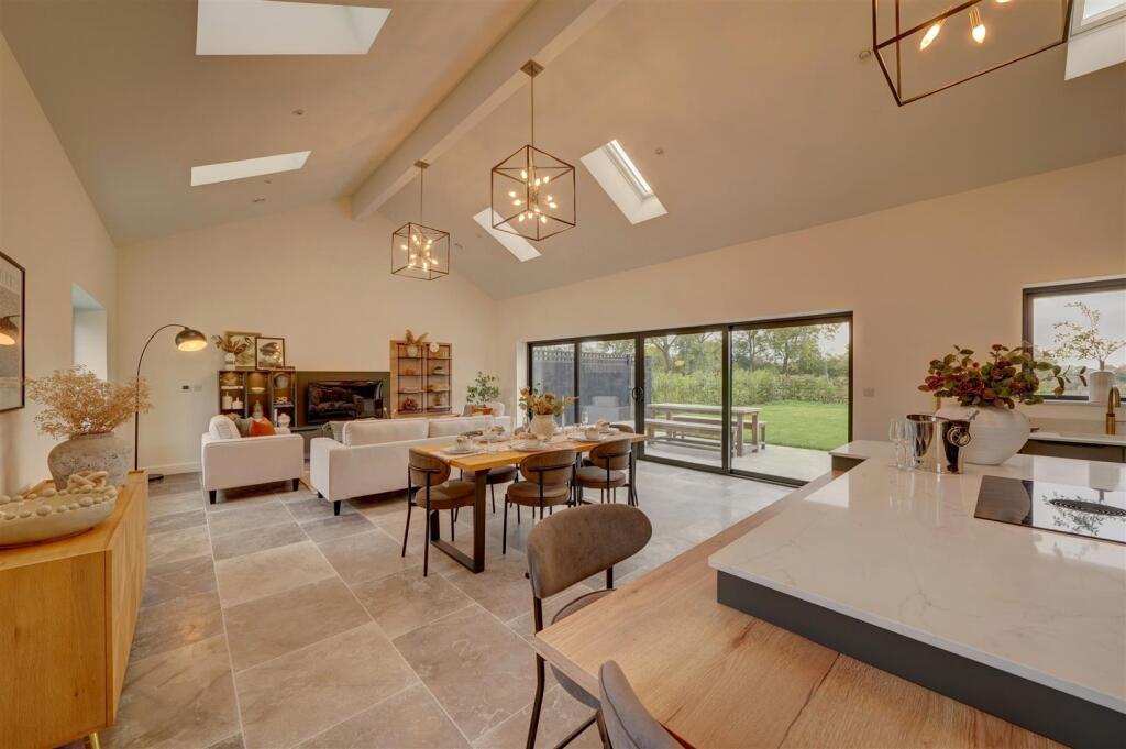 Arrow House (27).jpg