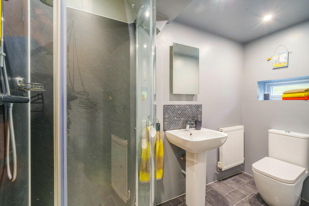 En Suite for Bedr...
