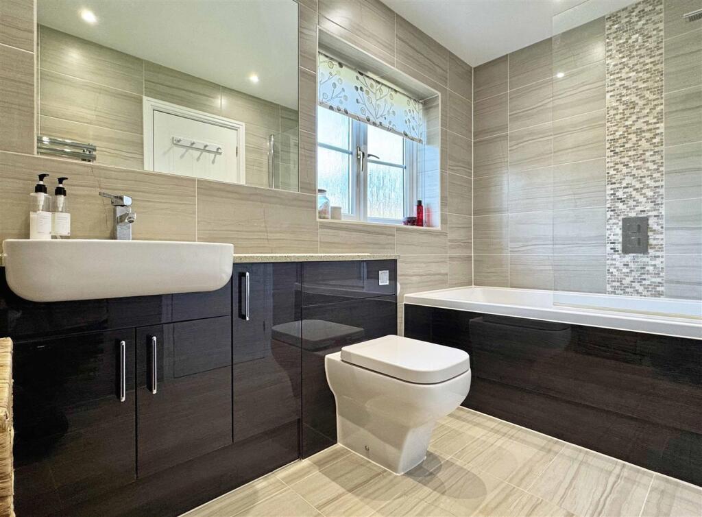 En-Suite To Master Bedroom.jpg