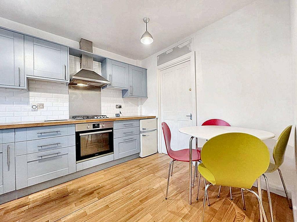 3 rooms for rent in 