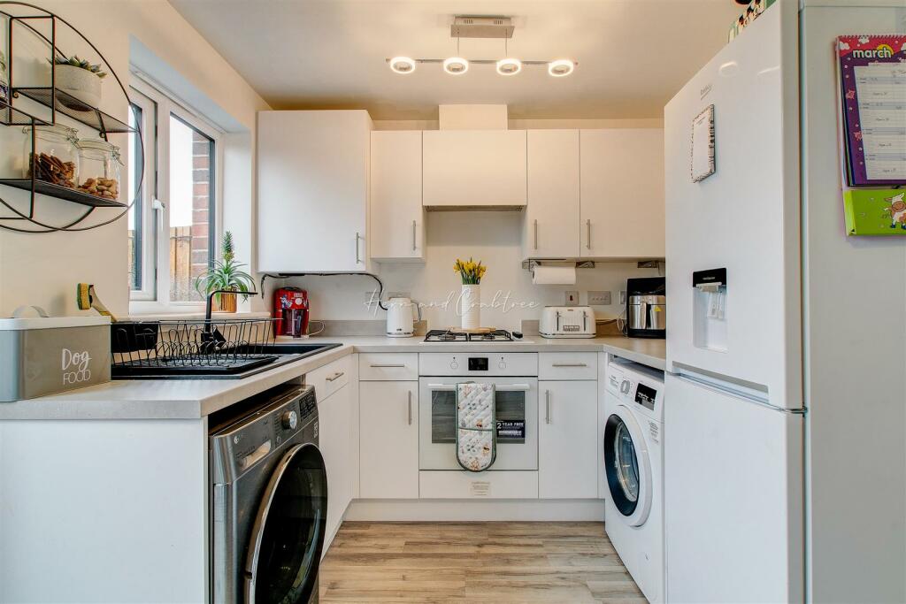 Clos Thomas, St Edeyrns, HernCrabtree (18).jpg