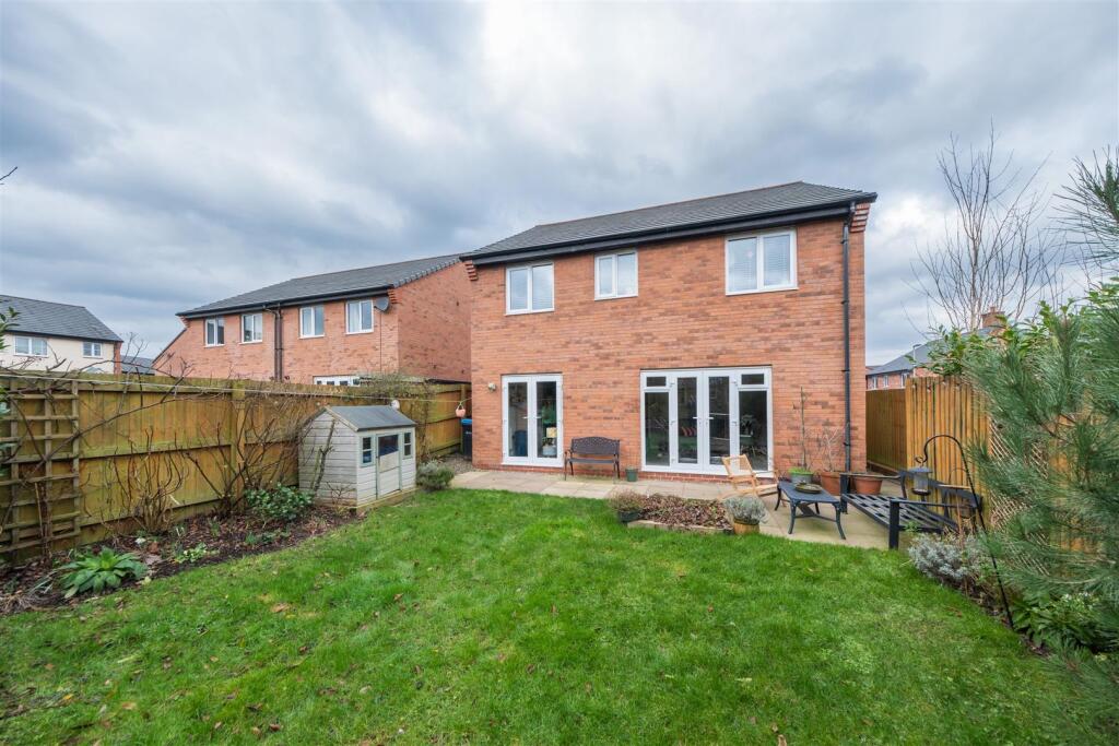15 Sandford Drive-033.jpg