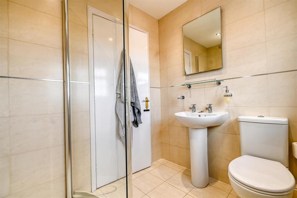 25 St  Leonards Close-09.jpg