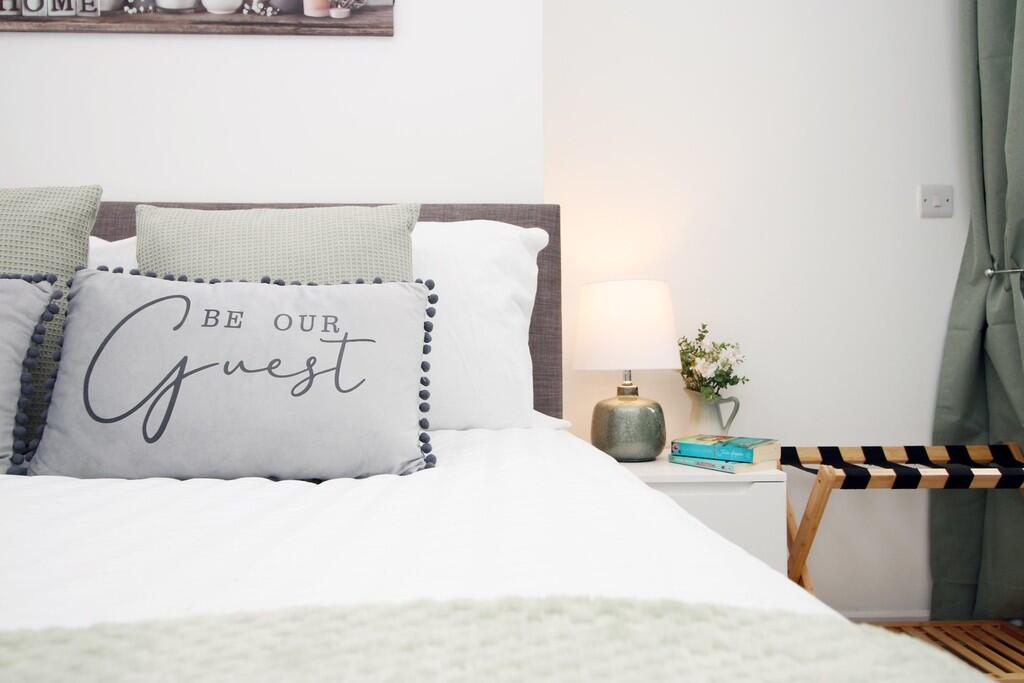 8fa543f3-624d-476...