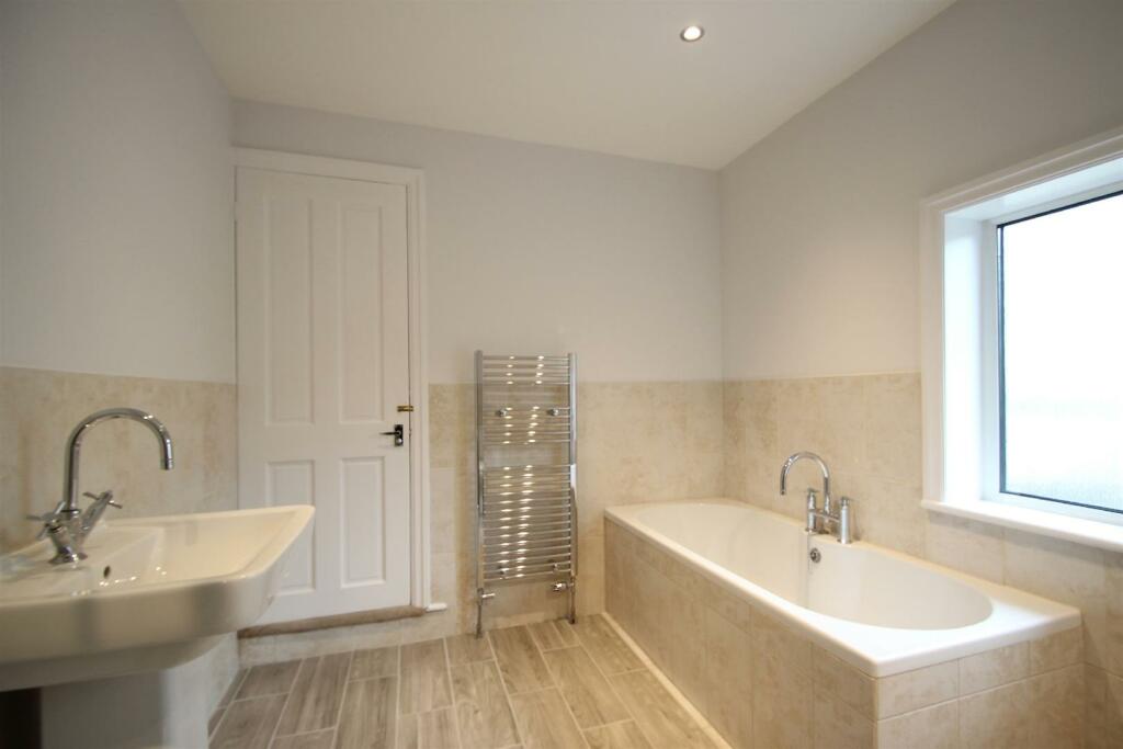 Bathroom Aspect 2