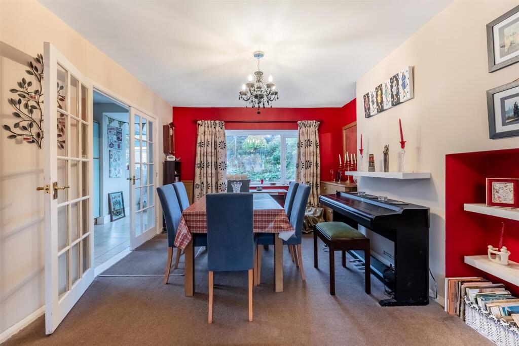 Sitting/Dining Room