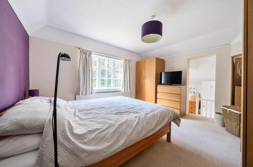 1320449-8-686bf4e...