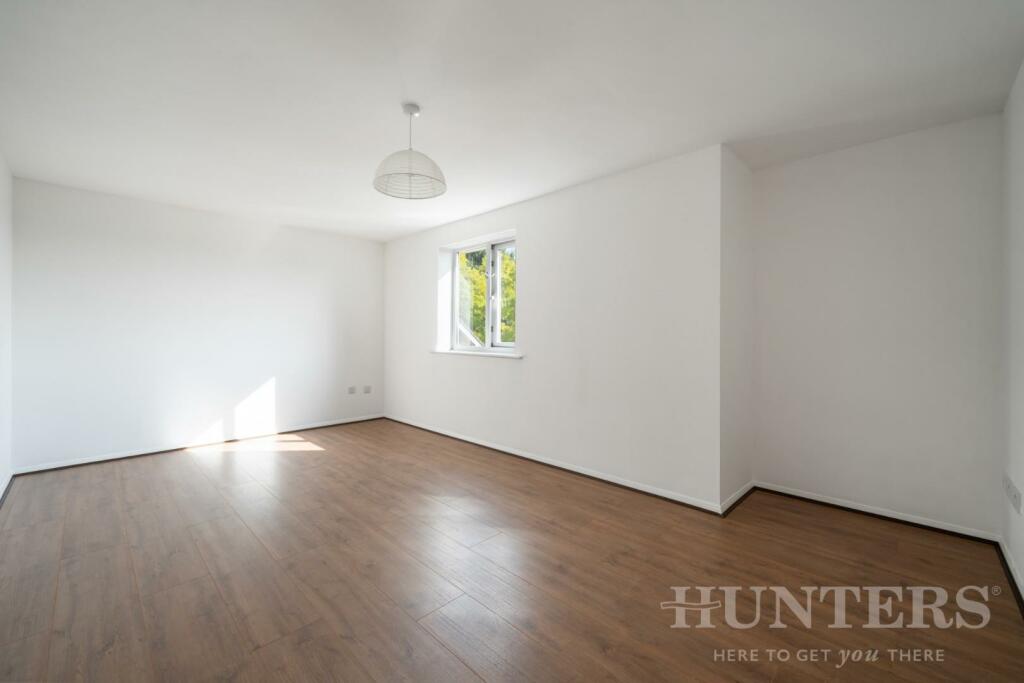 75 Bream Close N17 9DG-8.jpg