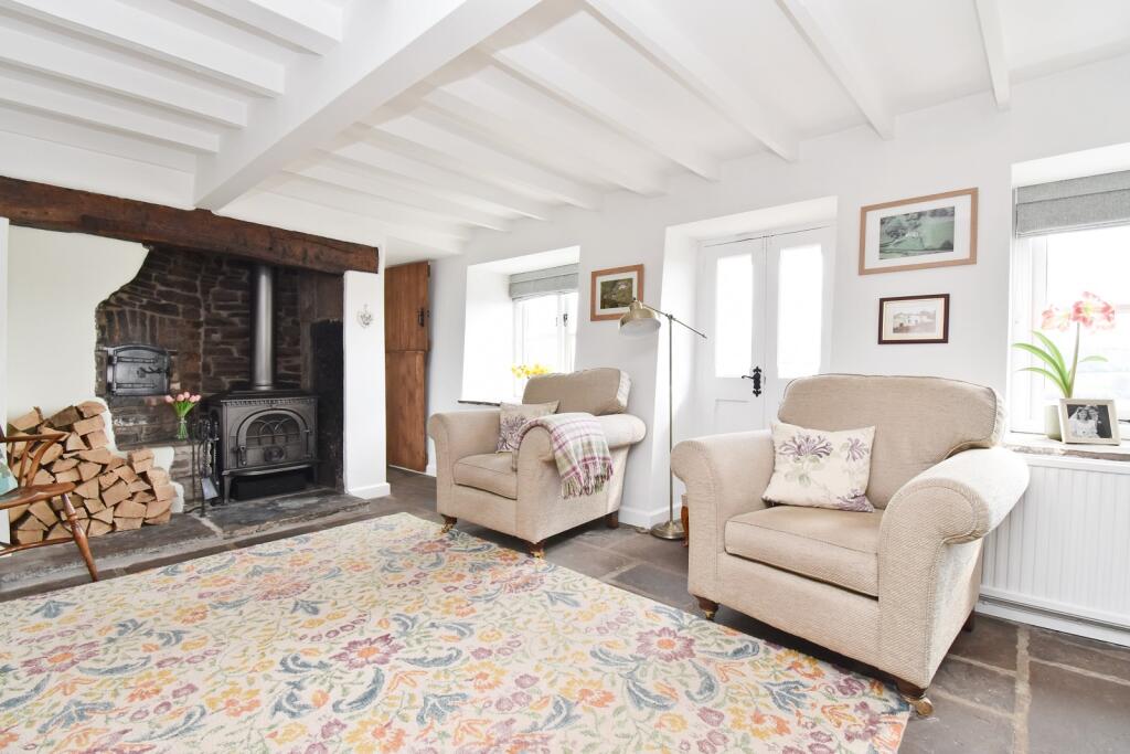 Sitting Room / Dining Room