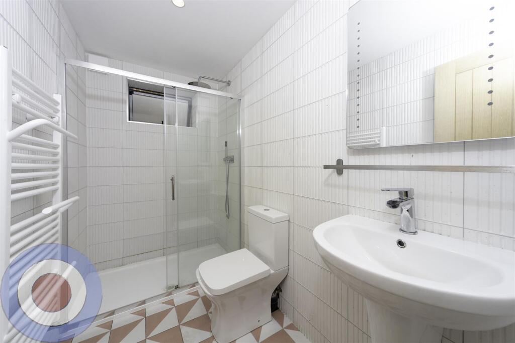 bathroom-Edit.jpg