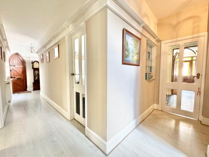 Entrance hall view 2