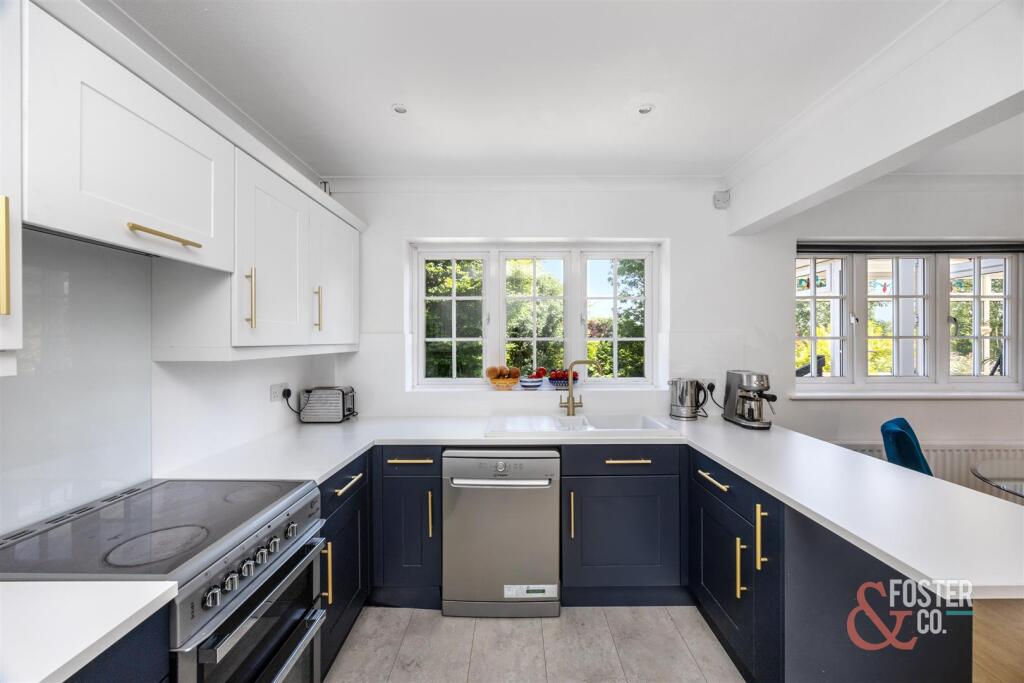 Hillside Way 21-010.jpg