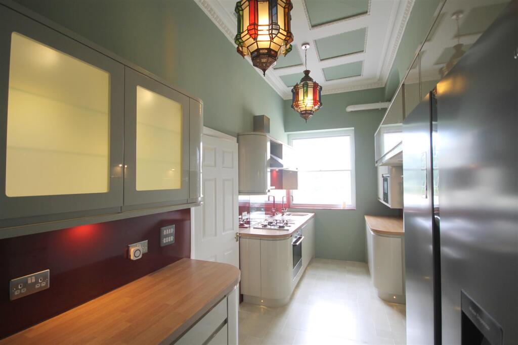 SH Kitchen ii.JPG
