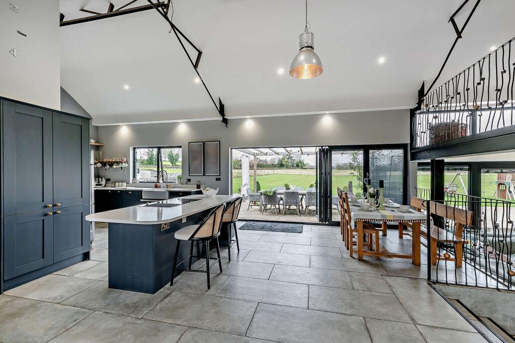 Kitchen/Dining Room