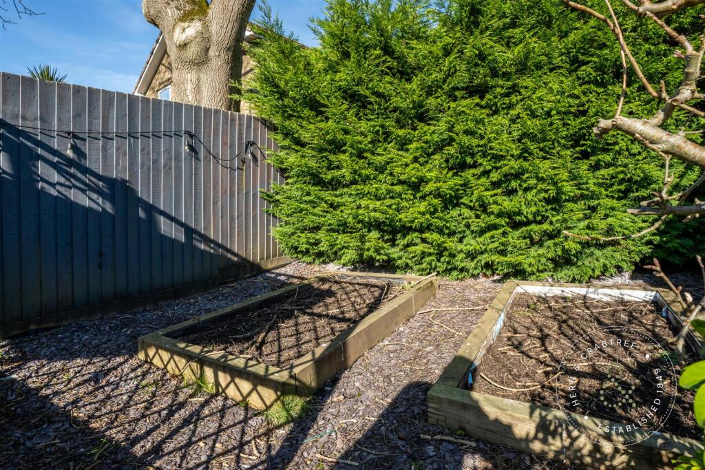 Ext Newborough Ave, Hern Crabtree (7).jpg