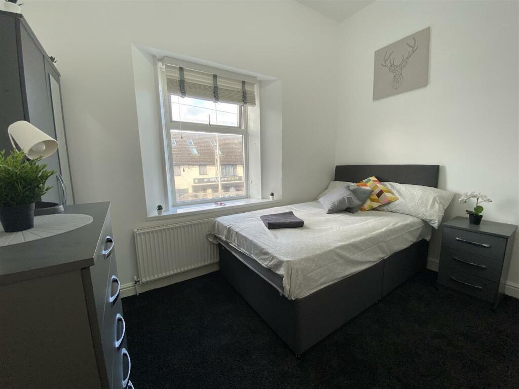 Room 5.jpeg