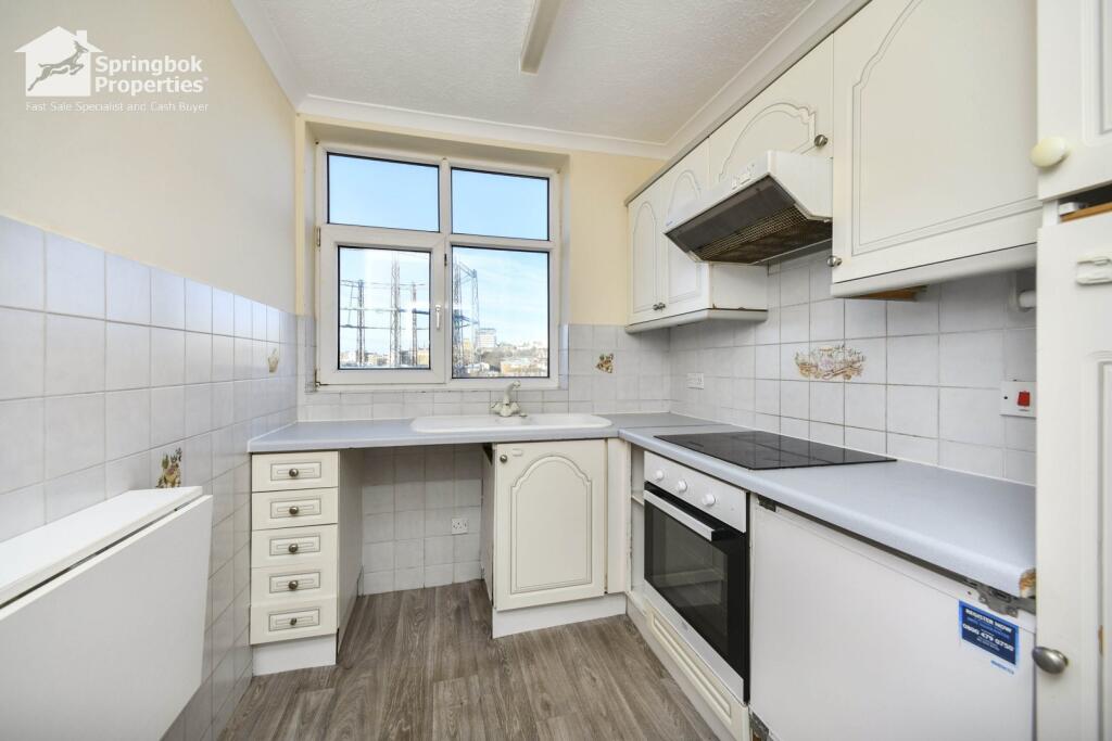 IMAGE 4
