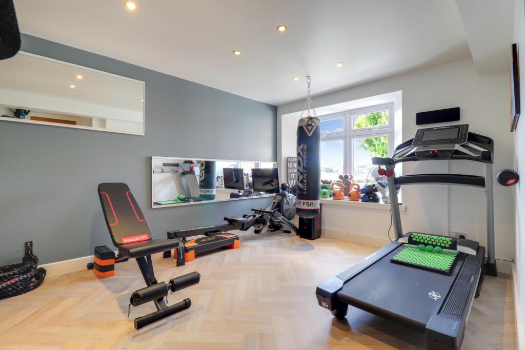 18- Rob Hammond EweMove Pontefract