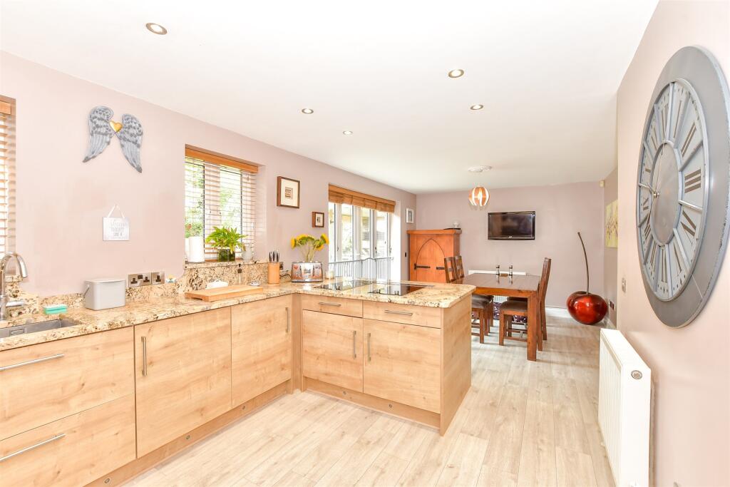 Kitchen/Breakfast Room